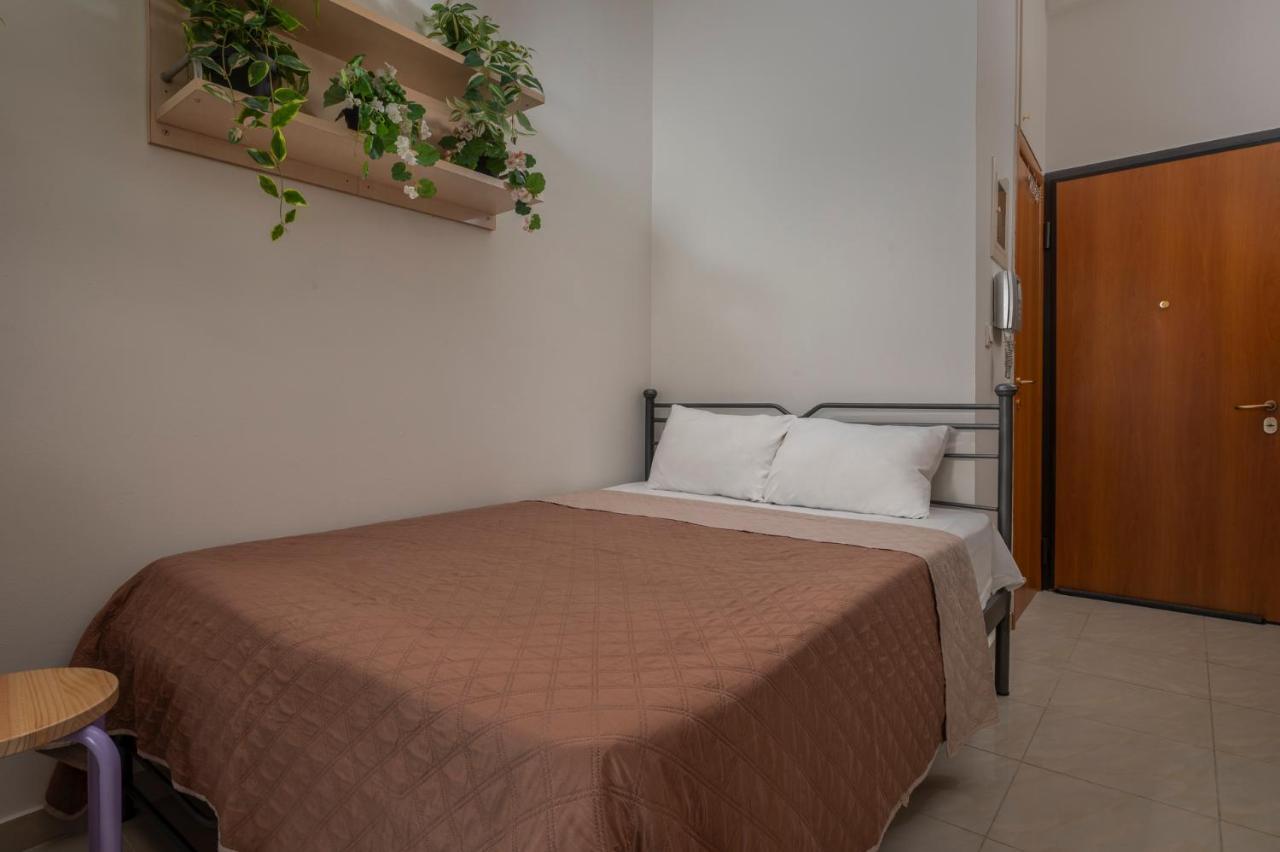 Kosmos Service Apartment Beautiful Studio 1 With Additional Cost Parking Salonicco Esterno foto